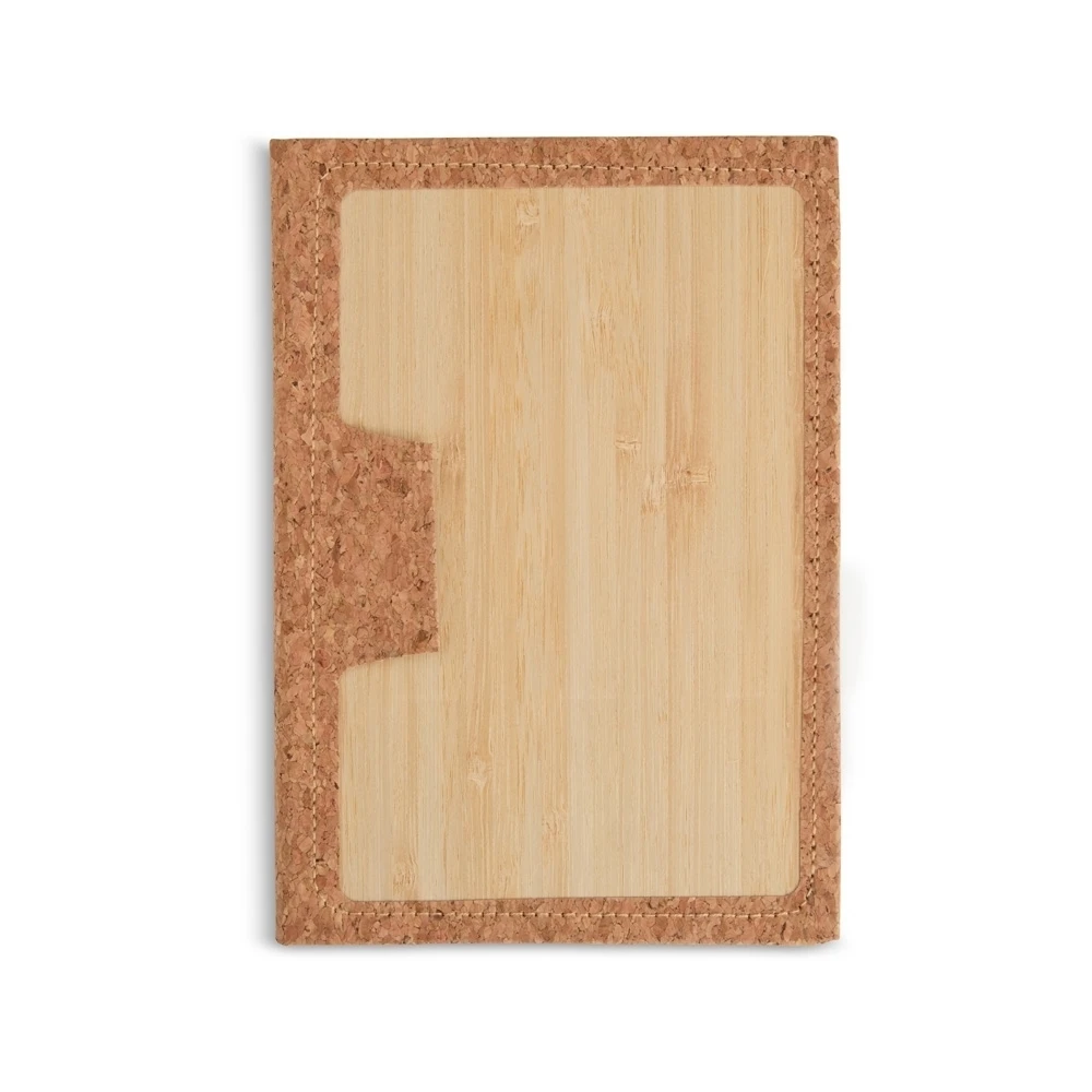 caderneta-personalizada-em-bambu-e-cortica-14-x-21-com-folhas-pautadas.webp