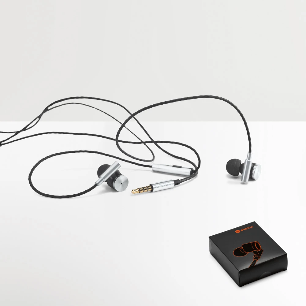 fone-de-ouvido-personalizado-com-fio-com-microfone.webp